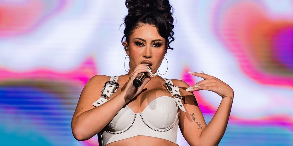 Kali-Uchis-Sincerely-No-2-Debut-Billboard-200.jpg Kali Uchis 'Sincerely' No. 2 Debut Billboard 200