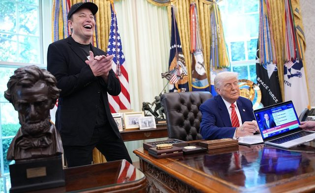 Musk-in-Oval-Office-Deflects-Questions-About-Drug-Use.jpg Musk in Oval Office Deflects Questions About Drug Use