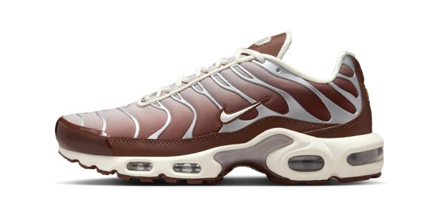 Nike-Air-Max-Plus-Light-Orewood-BrownDark-Pony.jpg Nike Air Max Plus "Light Orewood Brown/Dark Pony"