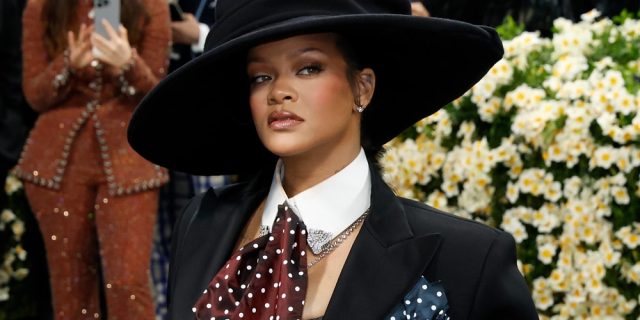 Rihanna-First-Song-in-3-Years-Smurfs-Soundtrack.jpg Rihanna First Song in 3 Years 'Smurfs' Soundtrack