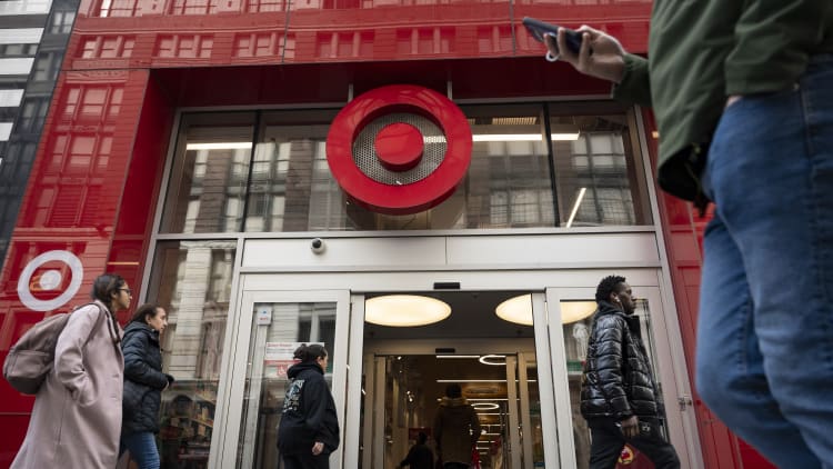 Target-TGT-Q1-2025-earnings.jpg Why America's love for Target is fading