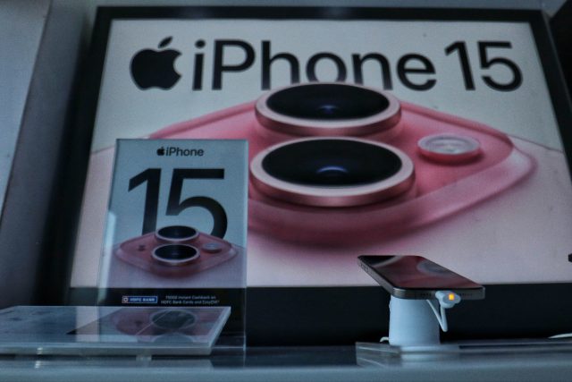 Trump-tells-Apples-CEO-to-stop-expanding-iPhone-production-in.jpg Trump tells Apple's CEO to stop expanding iPhone production in India