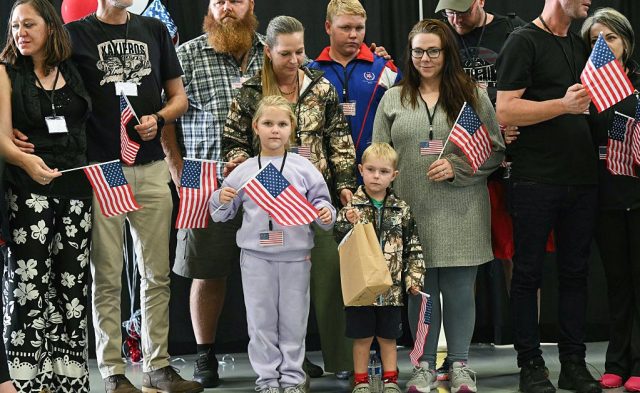 White-South-Africans-Land-in-US-as-First-Trump-Refugees.jpg White South Africans Land in US as First Trump Refugees