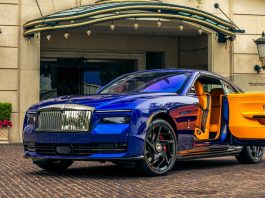 Rolls-Royce Black Badge Spectre Closer Look Photos