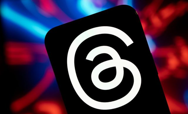 A-glitch-is-turning-Threads-into-a-literal-echo-chamber.jpeg Illustration of the Threads app logo