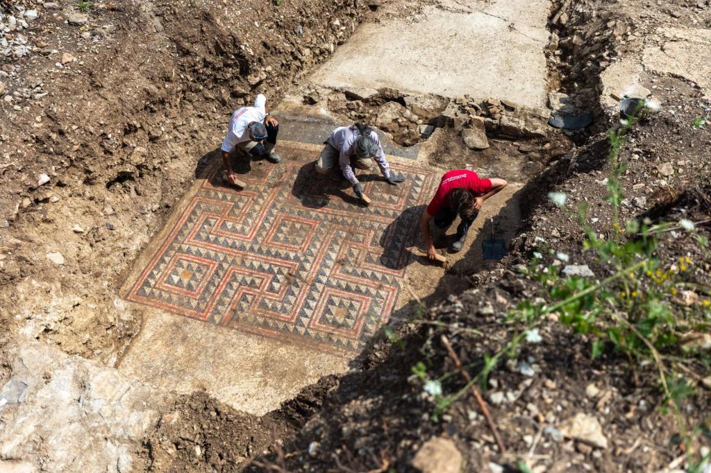 Ancient-Roman-Settlement-Discovered-in-France.jpg Ancient Roman Settlement Discovered in France
