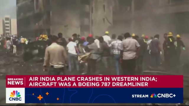Boeing-Dreamliner-with-242-aboard-crashes-after-takeoff-in-India.jpg Boeing 787 bound for London with 242 aboard crashes after takeoff in India, casualties reported