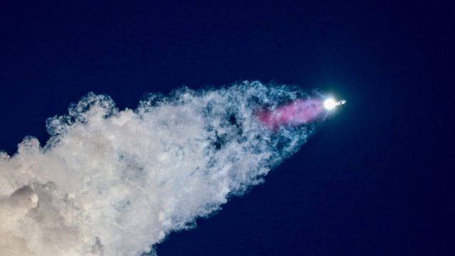 Companies-may-soon-pay-a-fee-for-their-rockets-to.jpg Companies may soon pay a fee for their rockets to share the skies with airplanes