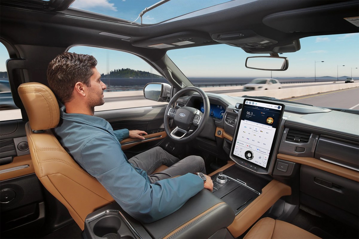 Feds-question-Ford-in-hands-free-driving-investigation.jpg Ford BlueCruise hands-free driver assistance system