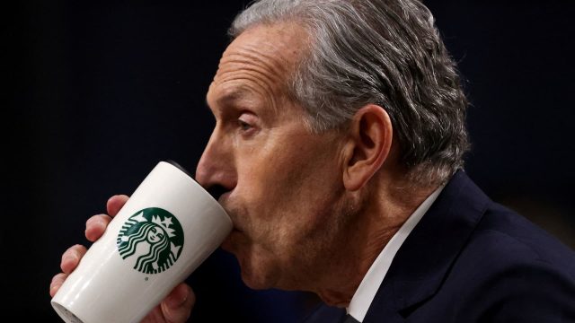 Howard-Schultz-backs-CEO-Brian-Niccol-strategy.jpeg Howard Schultz backs CEO Brian Niccol strategy