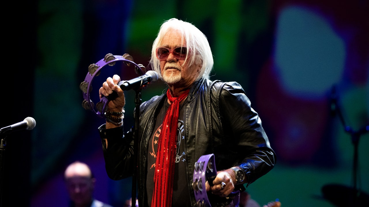 James-Lowe-Singer-in-Psych-Rock-Band-the-Electric-Prunes-Dies.jpg James Lowe, Singer in Psych-Rock Band the Electric Prunes, Dies at 82