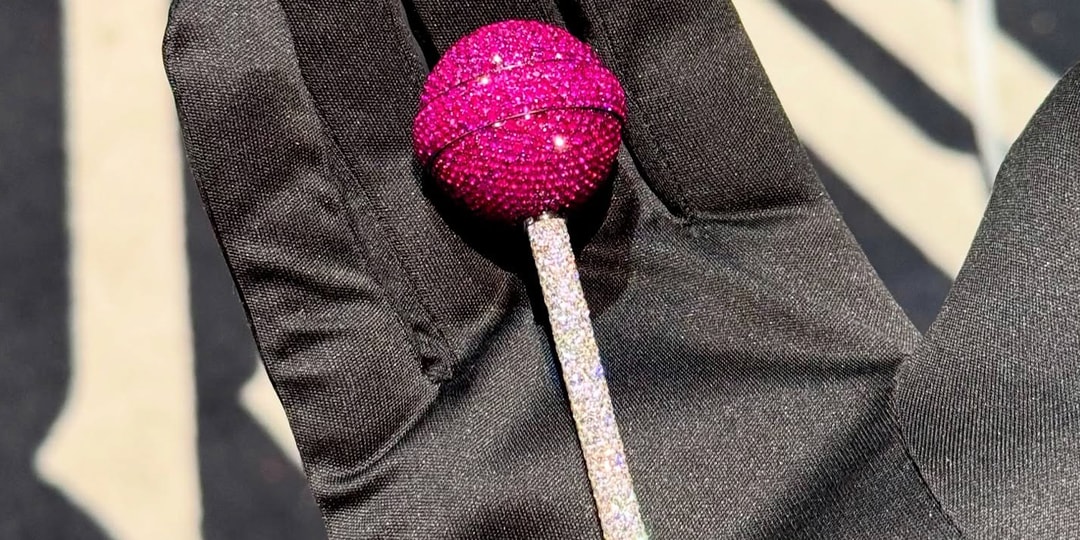 Playboi-Carti-Unveils-Dazzling-Diamond-Lollipop-by-Alex-Moss.jpg Playboi Carti Unveils Dazzling Diamond Lollipop by Alex Moss
