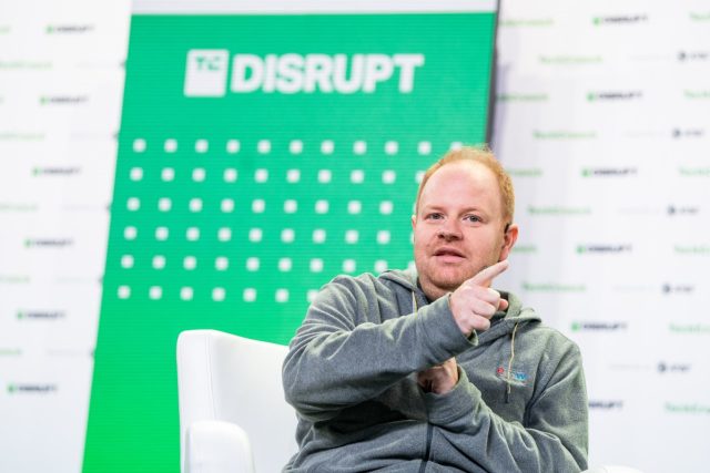 Rippling-calls-Deel-‘a-criminal-syndicate-and-claims-4-other.jpg Parker Conrad, CEO at Rippling talks with Mary Ann Azevedo talk about "Going Global" at TechCrunch Disrupt in San Francisco on October 20, 2022. Image Credit: Haje Kamps / TechCrunch
