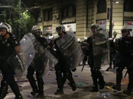 Serbian police clash with anti-government protesters in Belgrade 