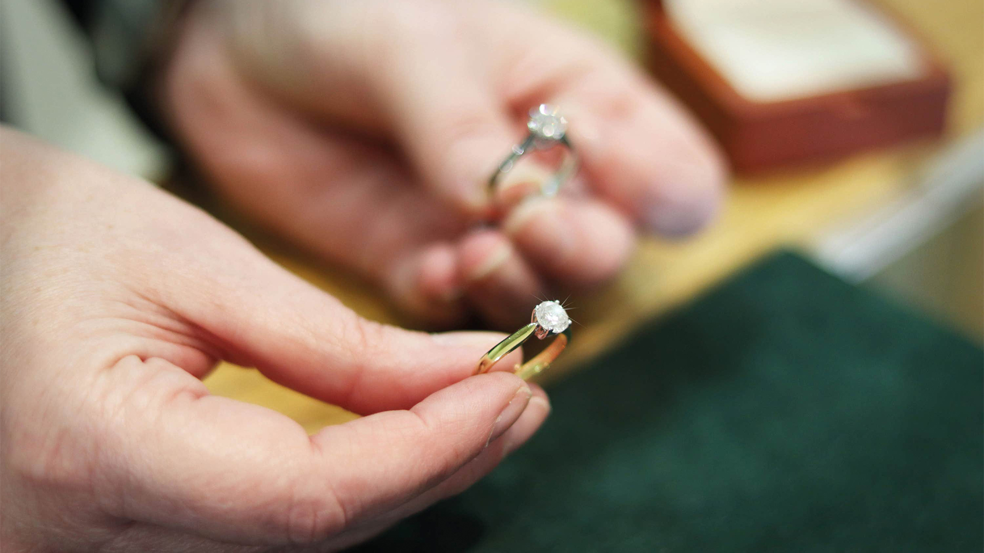 Soaring-gold-price-sees-more-people-clear-out-jewellery-boxes.jpg Soaring gold price sees more people 'clear out' jewellery boxes