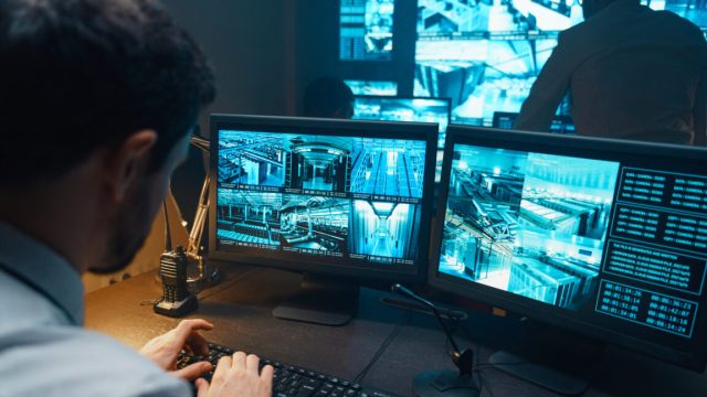Spy-catcher-saw-stupid-tech-errors-others-made-FBI-says-he.jpg Photo showing video surveillance