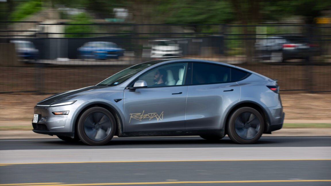 Tesla-launches-robotaxi-service-in-Austin.jpg Tesla launches robotaxi service in Austin