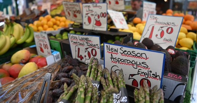 UK-puts-new-Brexit-checks-on-hold-while-it-negotiates.jpg UK puts new Brexit checks on hold while it negotiates agri-food deal
