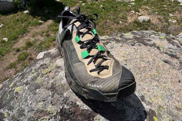 1753222563_Salewa-Wildfire-NXT-Review-GearJunkie-Tested.jpg Salewa’s new Wildfire NXT on a rock