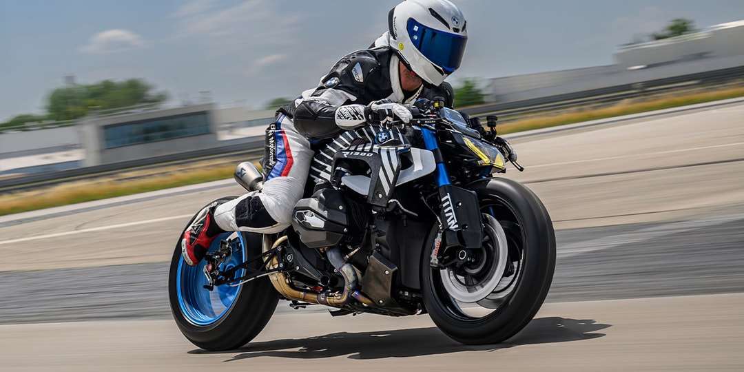 BMW-R-1300-R-TITAN-Motorcycle-Release-Info.jpg BMW R 1300 R TITAN Motorcycle Release Info