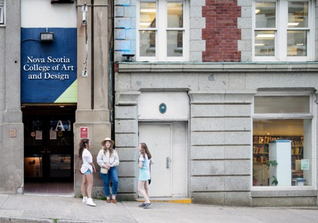 Canadian Art Schools See Growth in Applications and Enrollment from US