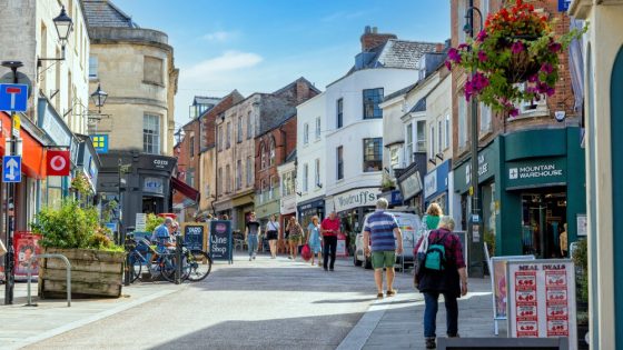 Footfall-dampened-by-heatwave.jpg Footfall dampened by heatwave