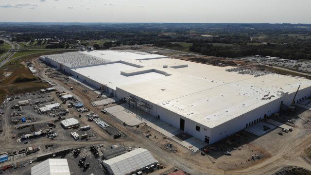 GM-LG-to-upgrade-Tennessee-plant-to-make-low-cost-EV.JPG GM, LG to upgrade Tennessee plant to make low-cost EV batteries
