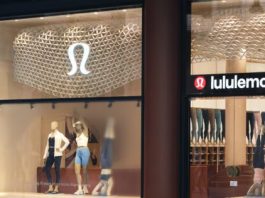 Lululemon opens first Italian store