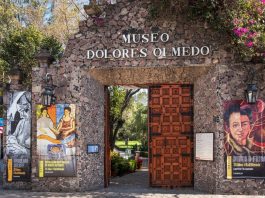 Entrance to Museo Dolores Olmedo with famous collection of Frida Kahlo and Diego Rivera, Mexico City, Mexico. (Photo by: Jumping Rocks/Education Images/Universal Images Group via Getty Images)