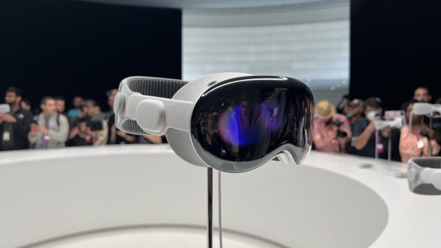 Report-Apple-M4-more-comfortable-strap-will-headline-first-major.jpeg Report: Apple M4, more comfortable strap will headline first major Vision Pro update