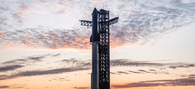 SpaceX-in-talks-to-raise-new-funding-at-400B-valuation.jpg SpaceX Starship Flight Test 7 launchpad