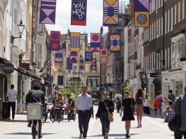 Spending shifts as UK consumer confidence hits 18 month low