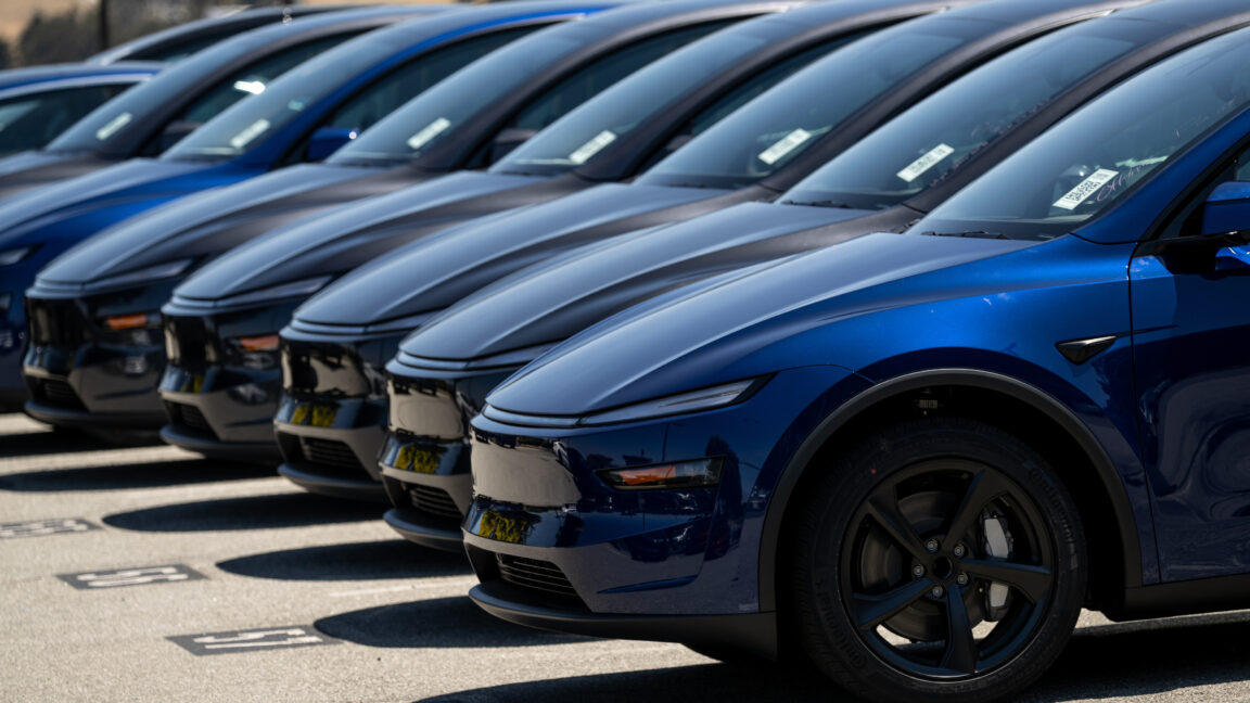 Tesla Model Y electric vehicles (EV) at a dealership in Colma, California, US, on Tuesday, July 1, 2025. Tesla shares fell 4.7% in US premarket trading after President Donald Trump lashed out at Elon Musk, accusing the Tesla and SpaceX chief executive officer of benefiting excessively from government subsidies for electric vehicles. Photographer: