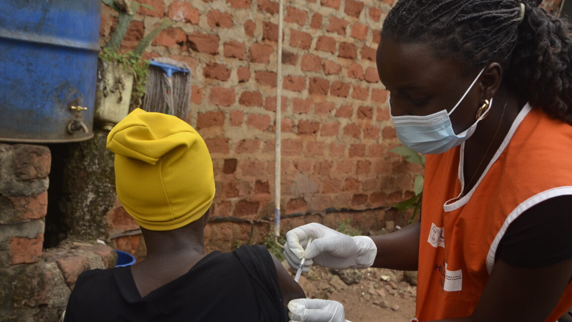 Trump-admin-squanders-nearly-800000-vaccines-meant-for-Africa-Report.jpg Trump admin squanders nearly 800,000 vaccines meant for Africa: Report