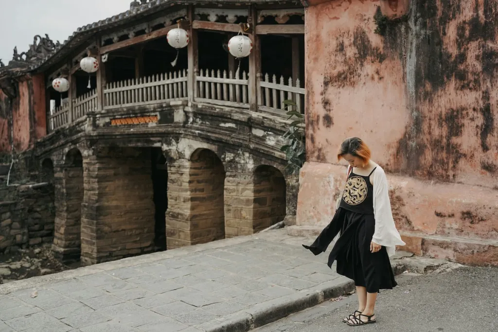 Who Leads in Online Travel